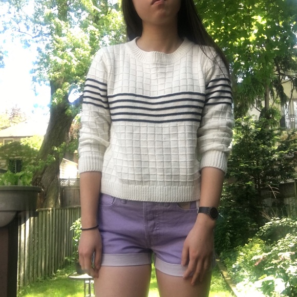 Grid Textured Sweater - Picture 2 of 5